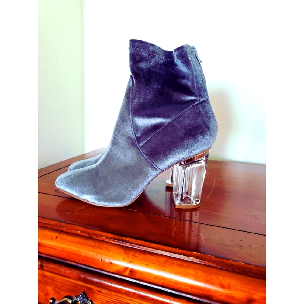 New without tags size 10 bootie boots